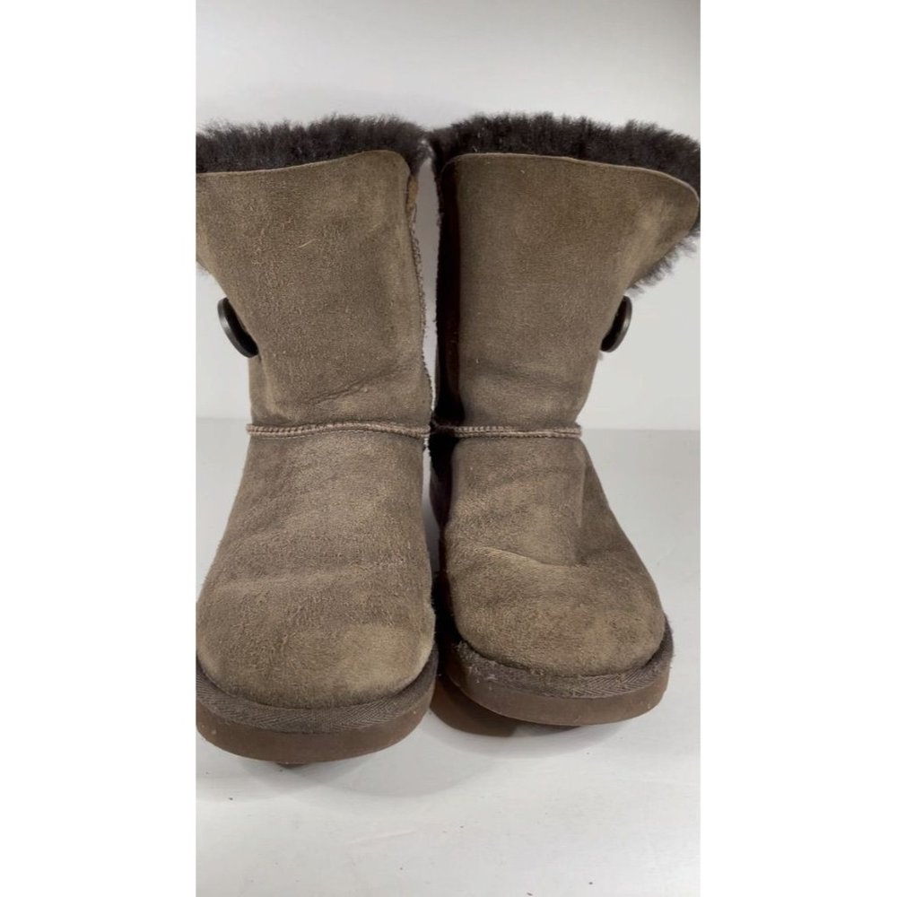 ⭐️⭐️Ugg Shoes | Ugg Chocolate Brown Bailey Button Sheepskin Boots Gently Loved S